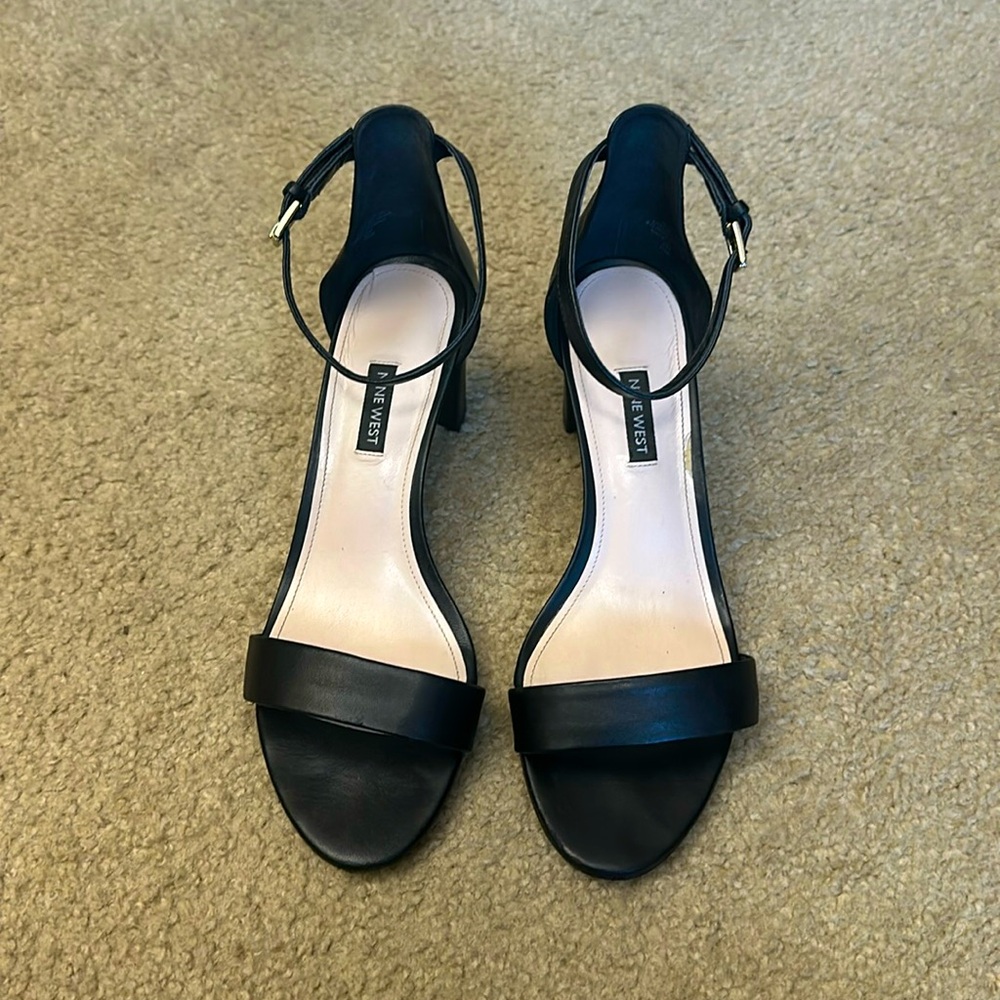 Nine West Leather black heels (10W)